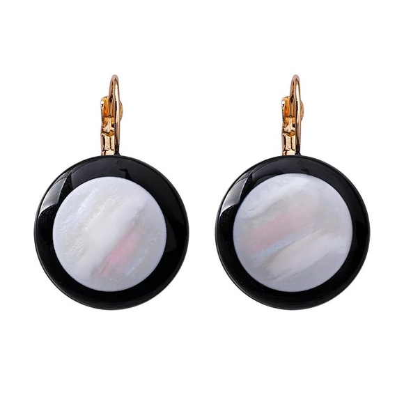 2 for $28-Vintage Shell Hoop Round Earrings - Picture 3 of 3